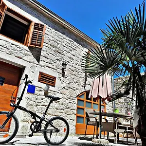 josephs-yard.in-istria.net/